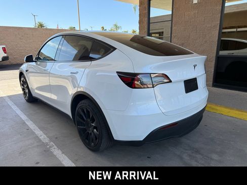 Used 2023 Tesla Model Y Long Range AWD/4WD image 3