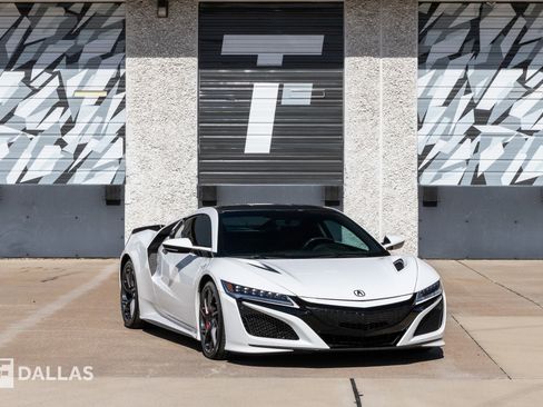 Used 2017 Acura NSX image 1
