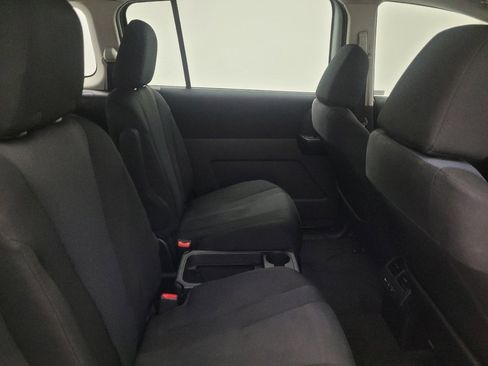 Used 2014 MAZDA MAZDA5 Sport image 19