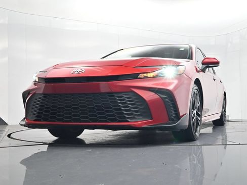 Used 2025 Toyota Camry SE w/ Convenience Package FWD image 48