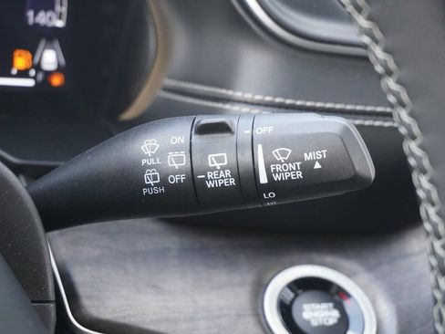 Used 2023 Jeep Grand Cherokee L Limited w/ Luxury Tech Group II image 18