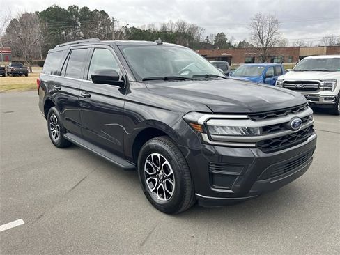 Used 2024 Ford Expedition XLT image 15