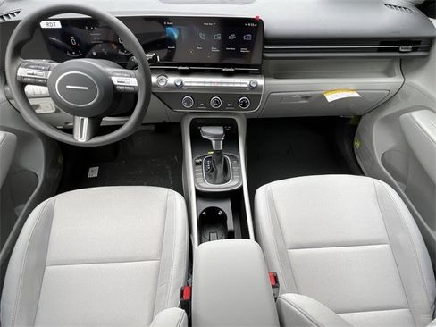 New 2026 Hyundai Kona SE image 2