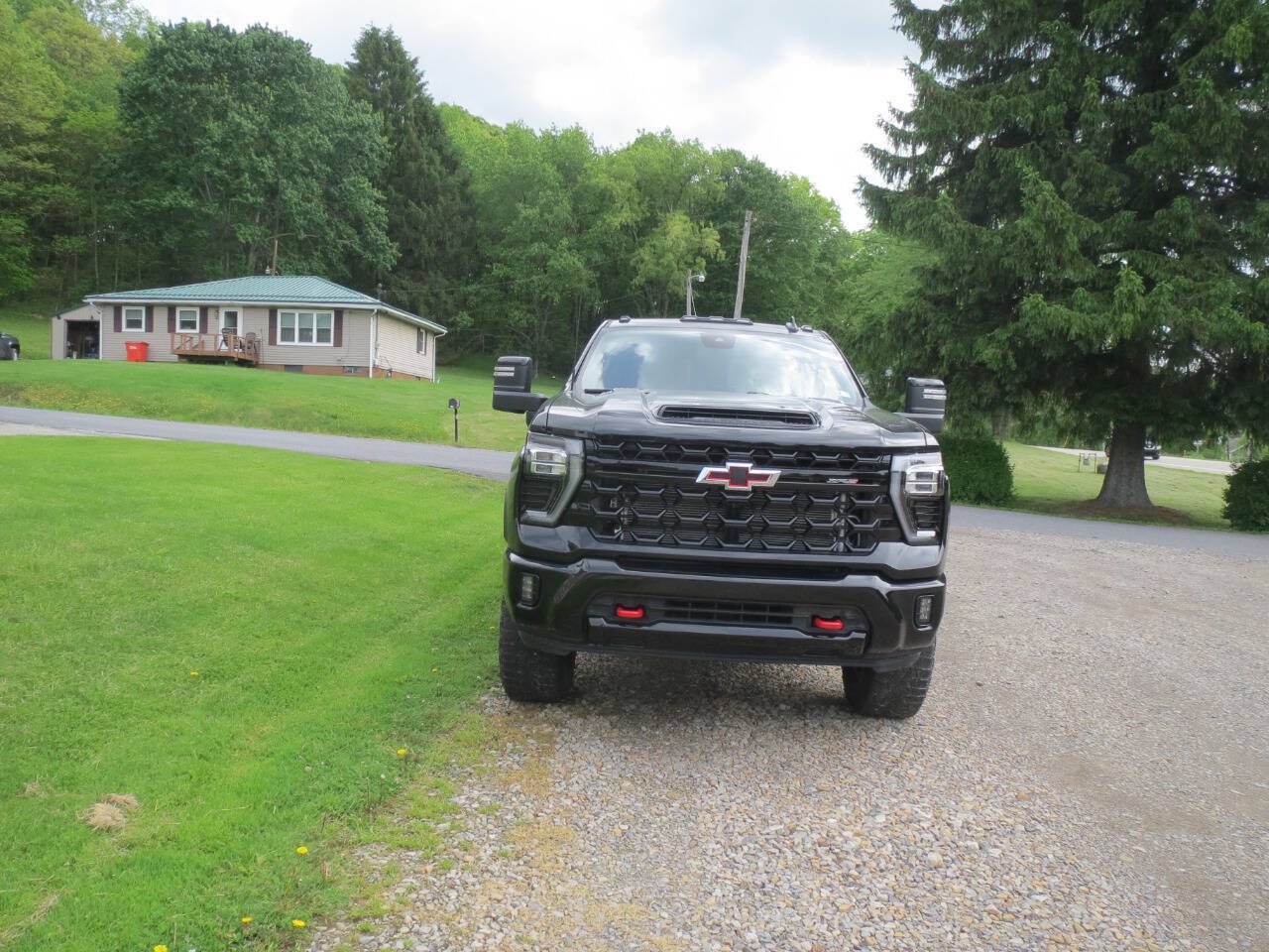 Used 2024 Chevrolet Silverado 2500 ZR2 w/ Snow Plow Prep/Camper Package AWD/4WD image 5