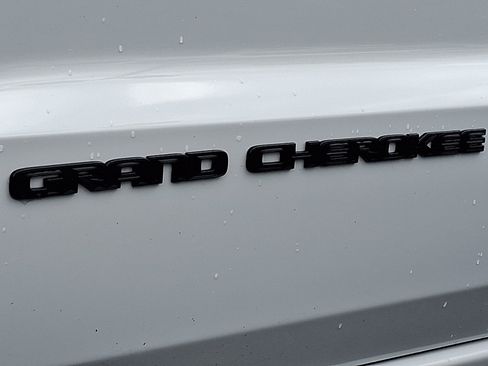 Certified 2021 Jeep Grand Cherokee Laredo X AWD/4WD image 28