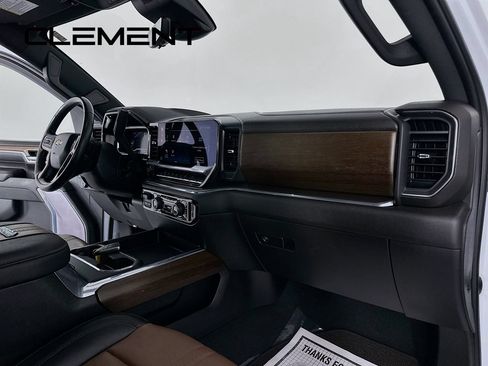 Used 2024 Chevrolet Silverado 2500 High Country w/ High Country Premium Package AWD/4WD image 35