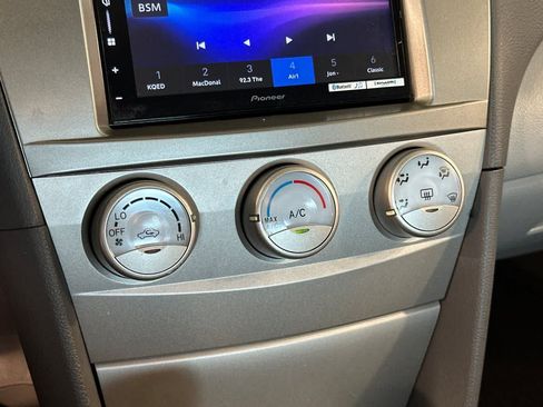 Used 2011 Toyota Camry LE w/ LE Extra-Value Pkg FWD image 23
