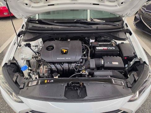 Used 2017 Hyundai Elantra SE FWD image 38