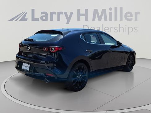 Used 2024 MAZDA MAZDA3 s FWD image 5