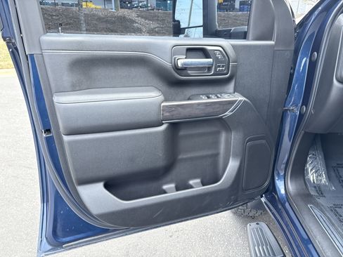 Used 2021 Chevrolet Silverado 2500 LTZ w/ LTZ Convenience Package image 14