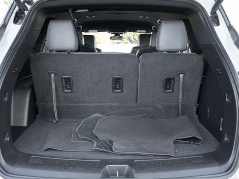 Used 2023 Buick Enclave Essence image 37