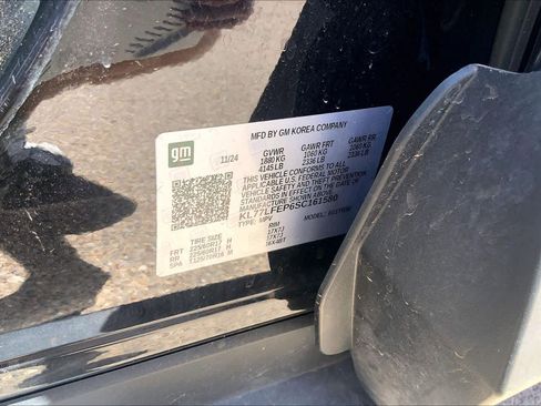 Used 2025 Chevrolet Trax LS FWD image 37