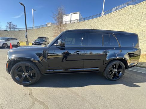 Certified 2025 Land Rover Defender 130 V8 image 4