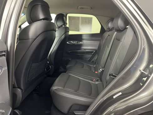 Used 2025 Genesis GV70 2.5T image 13