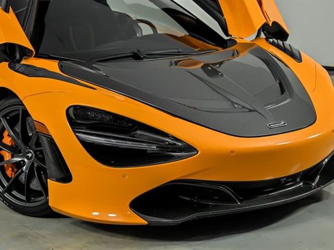 Used 2018 McLaren 720S Performance RWD image 2