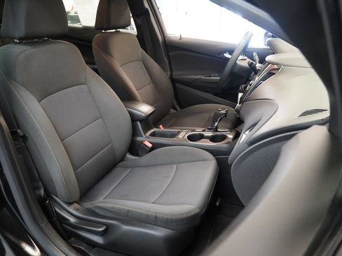 Used 2019 Chevrolet Cruze LS FWD image 30