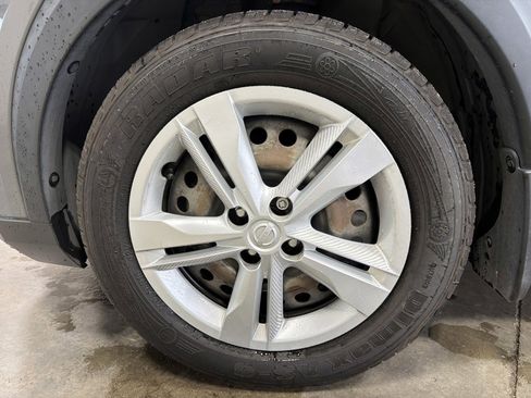 Used 2020 Nissan Kicks S image 10