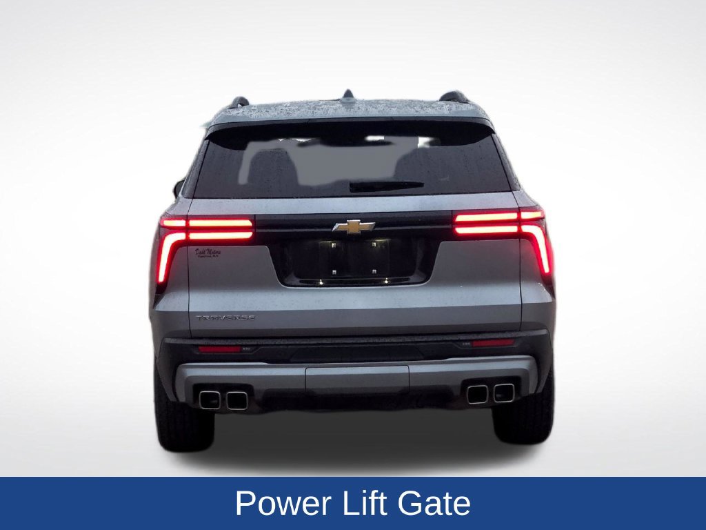 Used 2025 Chevrolet Traverse LT FWD image 8