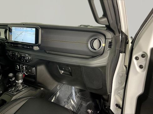 Used 2024 Jeep Wrangler Unlimited Sahara w/ Technology Group AWD/4WD image 26