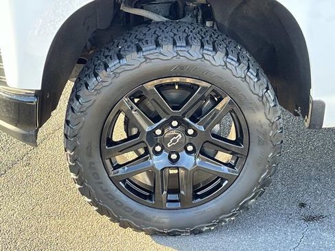 Used 2022 Chevrolet Silverado 1500 Custom Trail Boss w/ Realtree Special Edition image 11