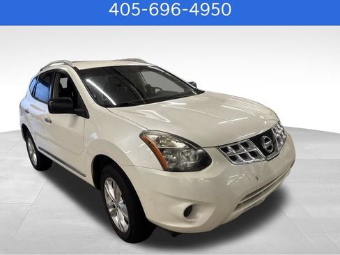 Used 2015 Nissan Rogue S w/ Convenience Package FWD image 2