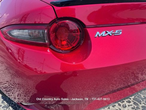 Used 2017 MAZDA MX-5 Miata RF Club RWD image 9