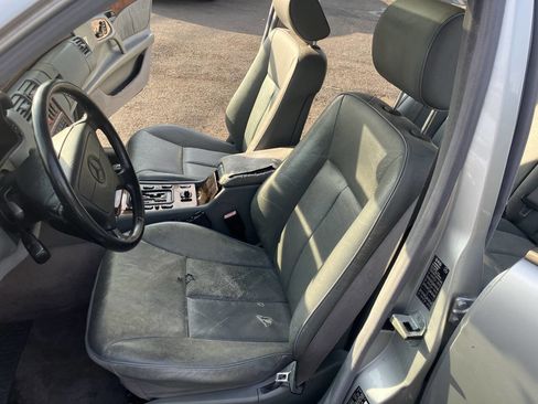 Used 1999 Mercedes-Benz E 430 Sedan image 26