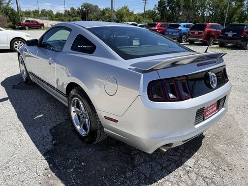Used 2013 Ford Mustang Coupe RWD image 5