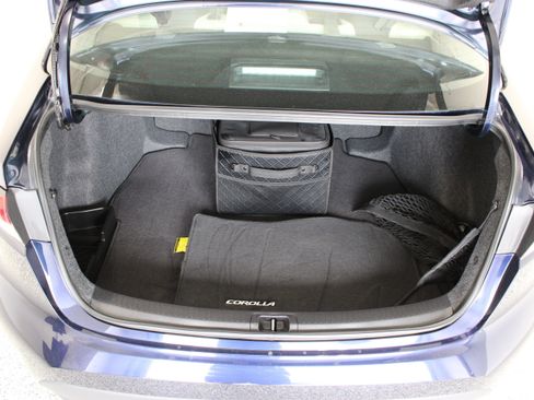 Used 2025 Toyota Corolla LE FWD image 27
