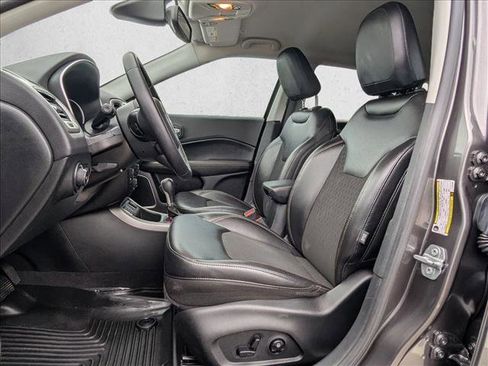 Used 2018 Jeep Compass Latitude w/ Popular Equipment Group image 16