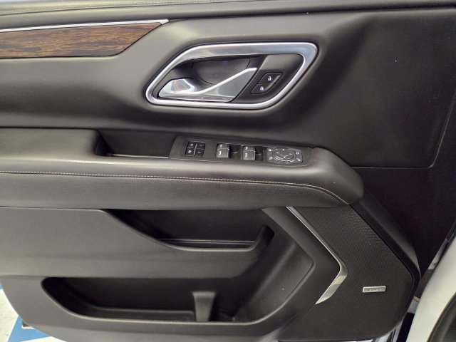 Used 2021 Chevrolet Suburban Premier w/ Premium Package RWD image 31