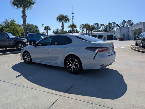 Used 2023 Toyota Camry SE FWD image 4