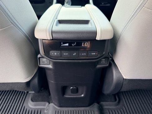 Used 2025 Toyota Grand Highlander AWD image 26