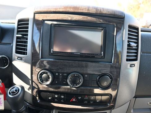 Used 2014 Mercedes-Benz Sprinter 3500 image 10