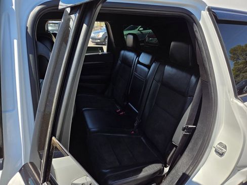 Used 2018 Jeep Grand Cherokee Altitude RWD image 42