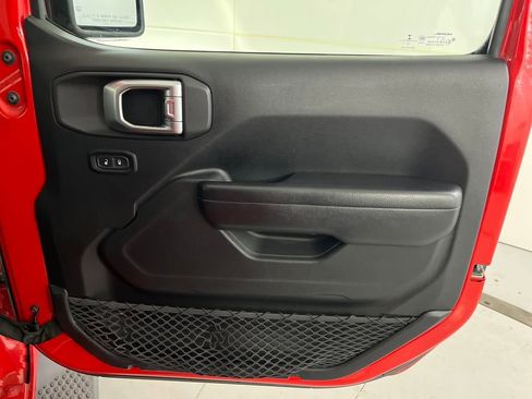 Used 2018 Jeep Wrangler Unlimited Sport S image 28