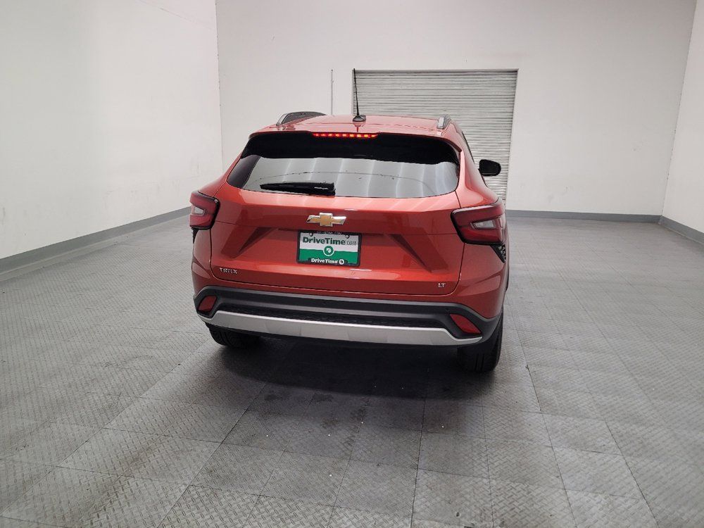 Used 2024 Chevrolet Trax LT w/ Driver Confidence Package FWD image 7