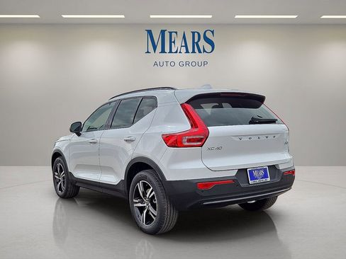 New 2026 Volvo XC40 B5 Core AWD/4WD image 3