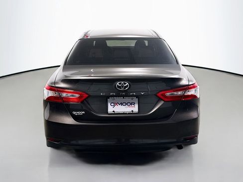 Certified 2018 Toyota Camry LE w/ Convenience Package image 6