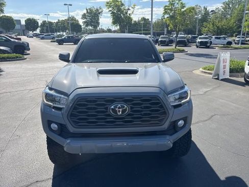Used 2020 Toyota Tacoma TRD Sport w/ Technology Package image 10