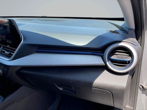 Used 2025 Chevrolet Trax LS FWD image 17