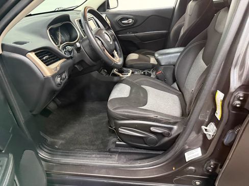 Used 2014 Jeep Cherokee Latitude FWD image 55