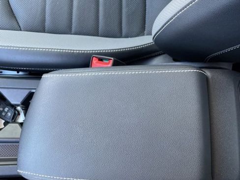 Used 2022 Volkswagen Taos SEL image 10