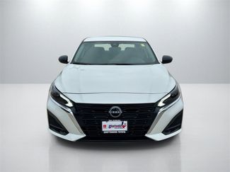 Used 2025 Nissan Altima 2.5 SV video 2