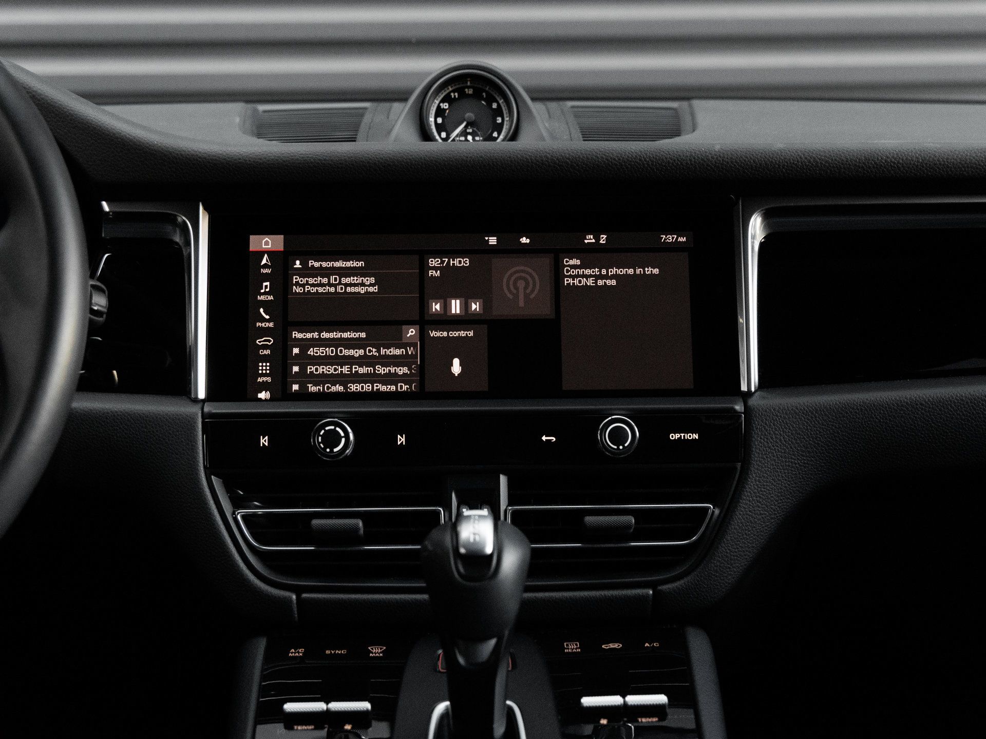 Certified 2026 Porsche Macan AWD/4WD image 21