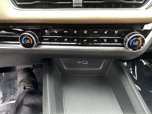 New 2026 Chevrolet Equinox ACTIV w/ Convenience Package III image 24