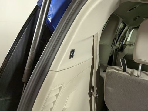 Used 2020 Chrysler Pacifica Touring-L Plus FWD image 10