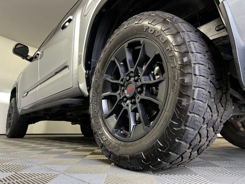 Used 2024 Toyota Tundra Platinum w/ TRD Off-Road Package AWD/4WD image 32