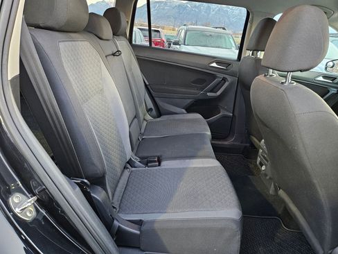 Used 2020 Volkswagen Tiguan S image 33