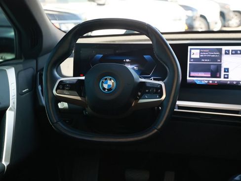 Used 2025 BMW iX xDrive50 AWD/4WD image 27